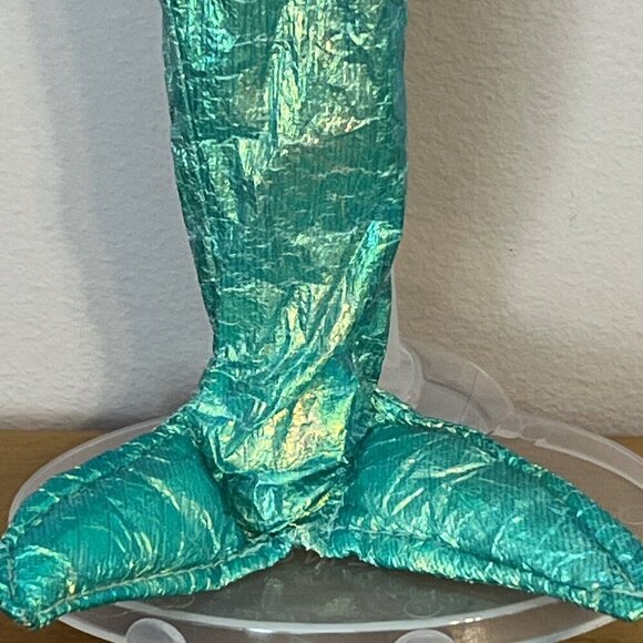 Vintage 90's Disney Store The Little Mermaid Ariel Barbie w/outfit - Picture 5 of 16
